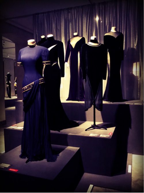 Transparent fabrics give a seductive unprovactive fashion