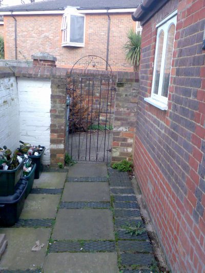 Hemel-Hempstead-garden-design-courtyard-photo-400×533 family garden design