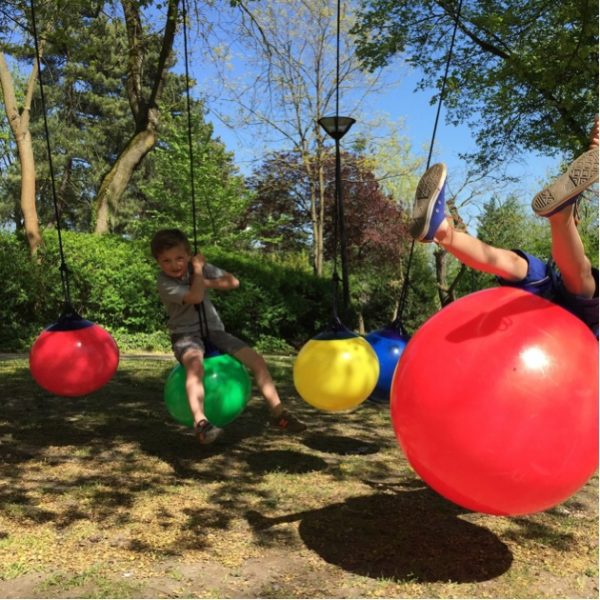 The-Balancoire-balloon-brings-out-the-kids-and-all-of-us-1-600×600 family garden design